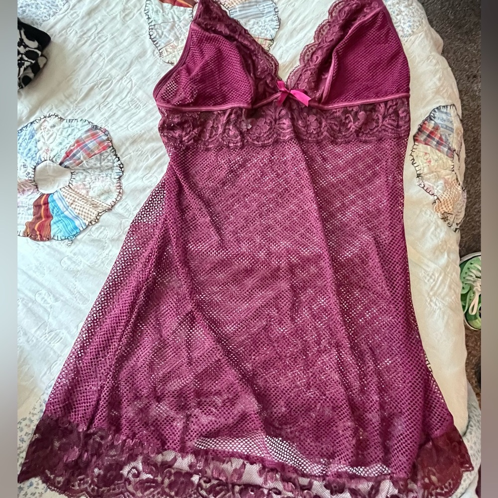 Beautiful maroon lingerie with matching thong included